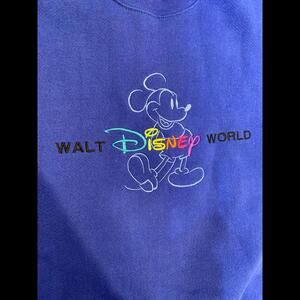 Vintage 90s Y2K Men's Walt Disney World Embroidered sweatshirt Blue Adult medium